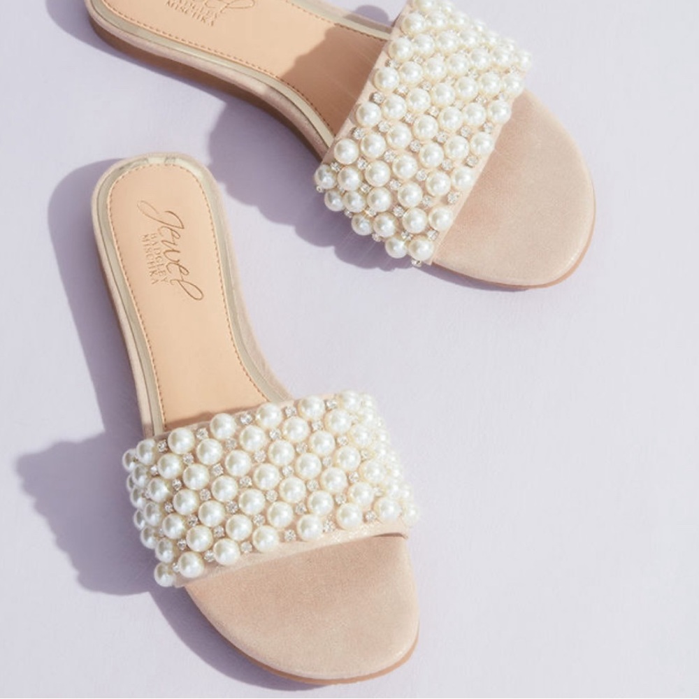 Pearl sandals